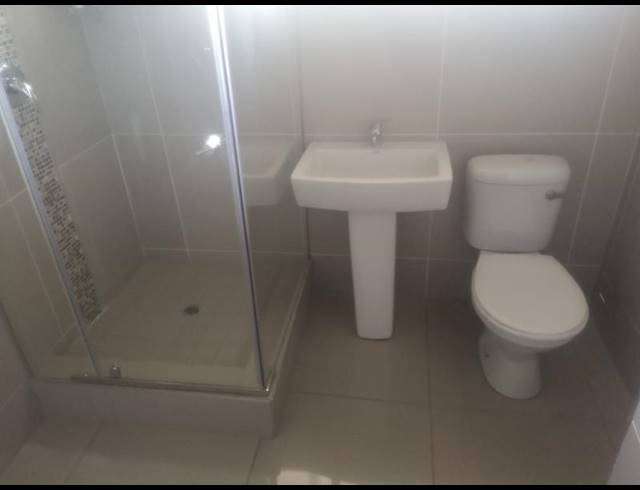 1 BEDROOM PROPERTY TO RENT IN OVERPORT